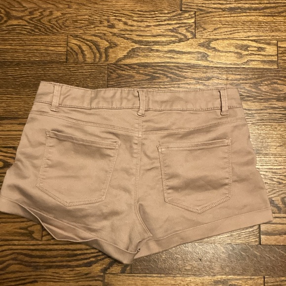 Nude peach jean shorts size 7 - Picture 2 of 4
